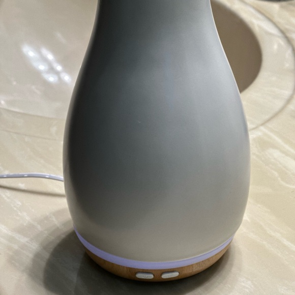 Essential Oil Diffuser - Picture 7 of 10